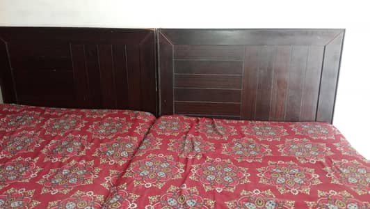 Beautiful & Good Condition Bed for Sale