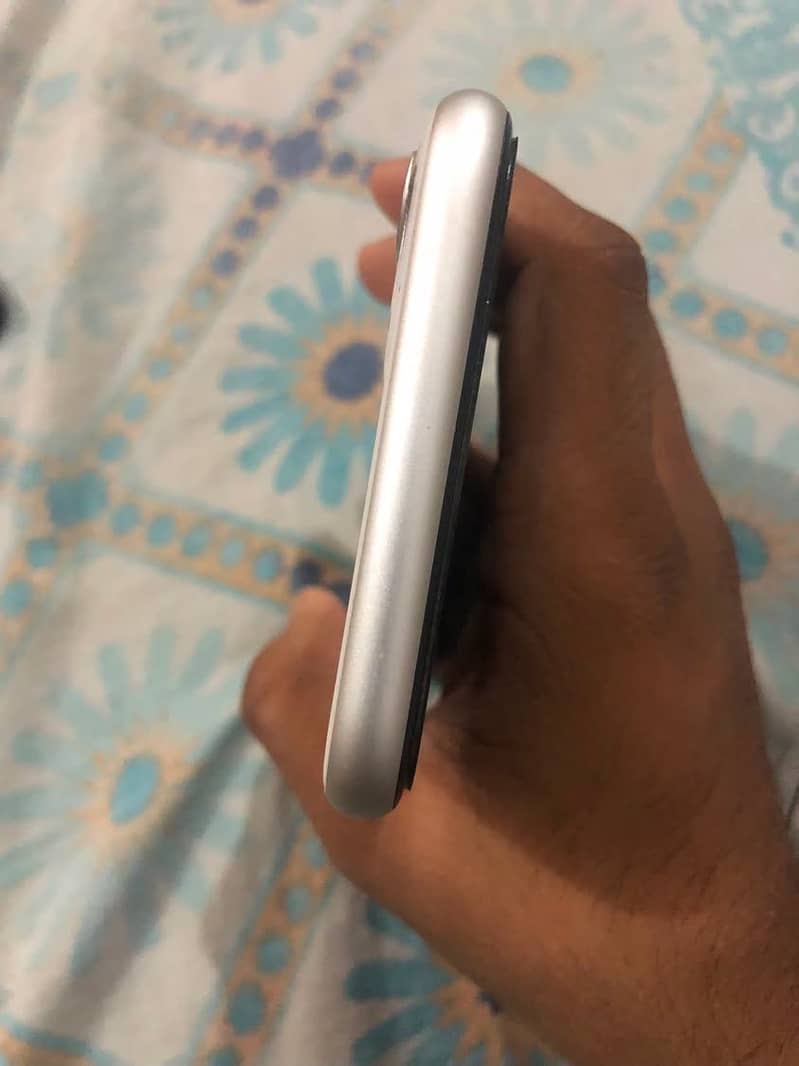 Apple iPhone 11 5