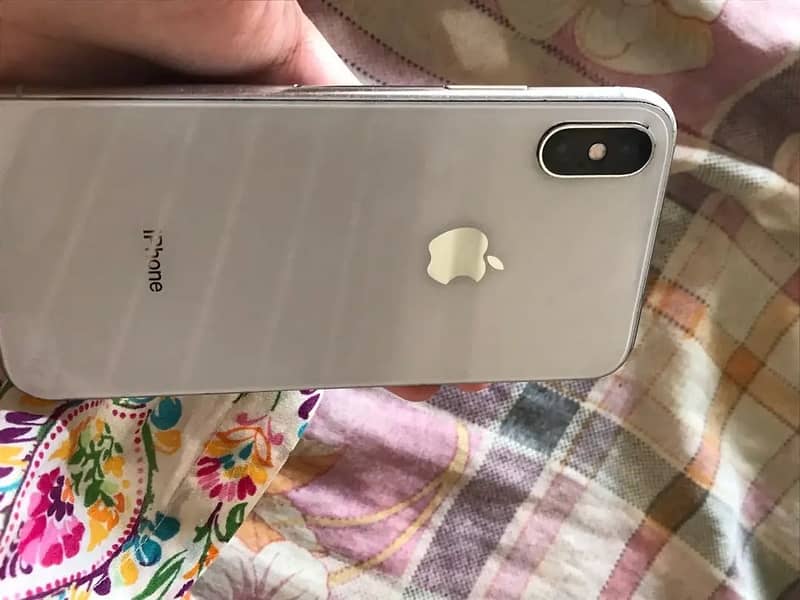 Apple iPhone X 4