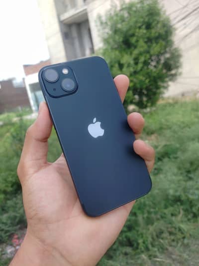 Apple iPhone 13