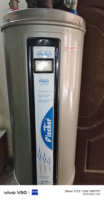 Fischer Heavy Duty Water Heater 35 Gallons - 9/10 Condition (Like New)