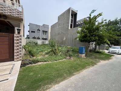 DHA RAHBAR 8 MARLA PLOT IS AVAILABLE FOR SALE
