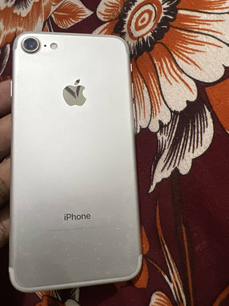 Apple iPhone 7 1