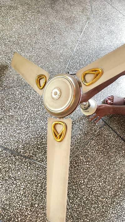 Ceiling fan for sale in Good condition