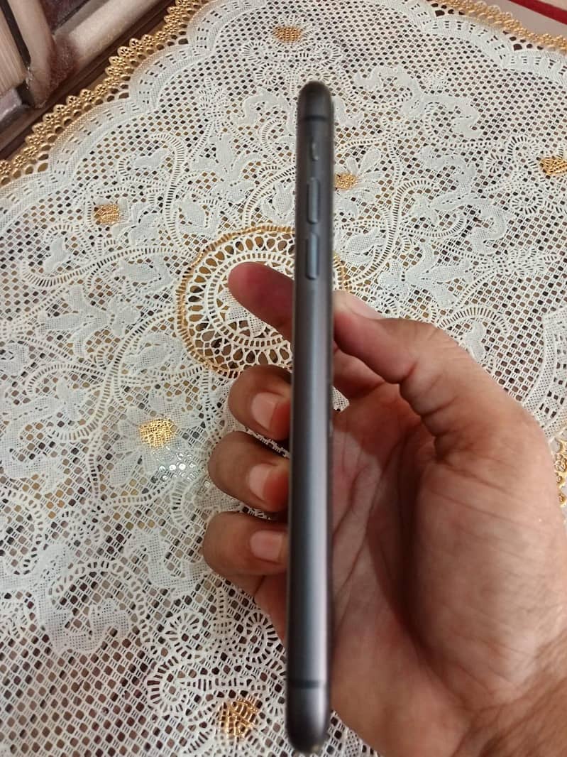 Apple iPhone 11 6