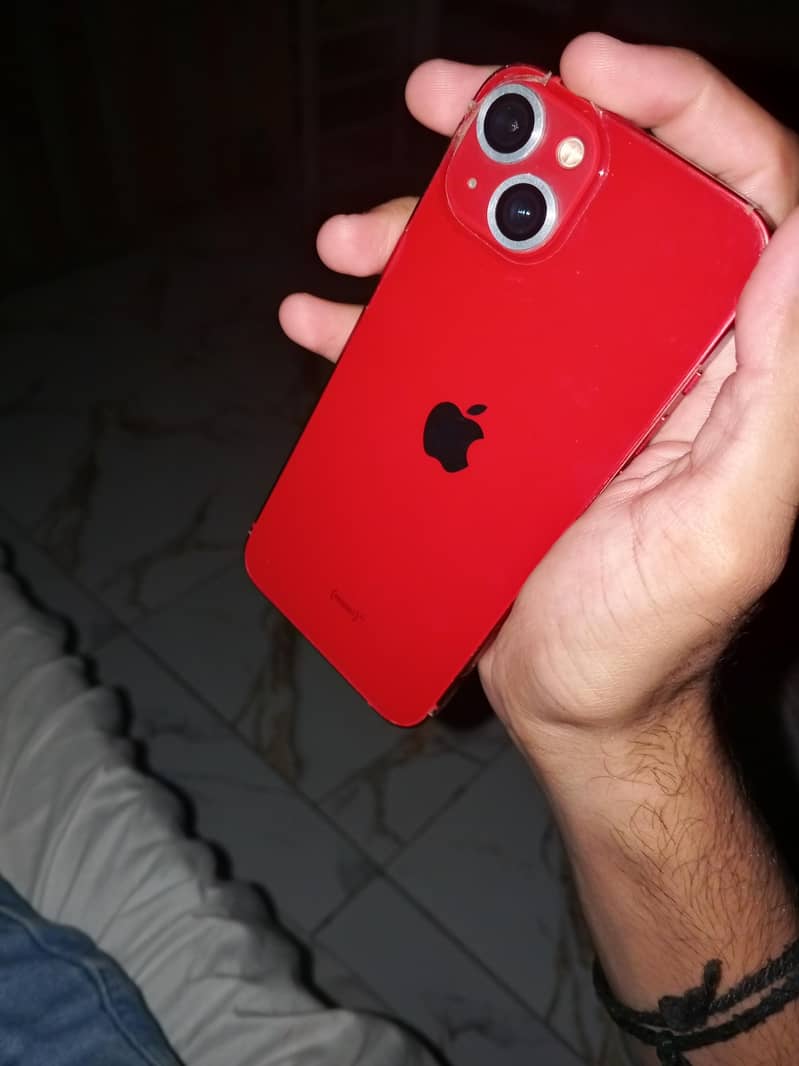 Apple iPhone 13 5
