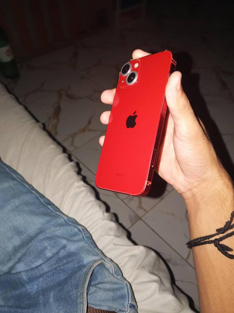 Apple iPhone 13 7