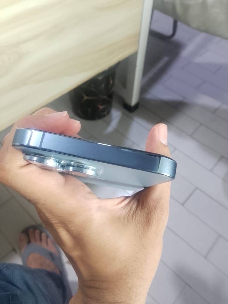 Apple iPhone 13 Pro 4