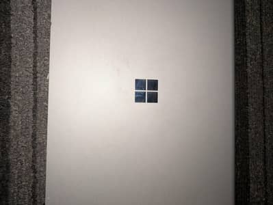 Microsoft windows surface laptop 2 8/256gb