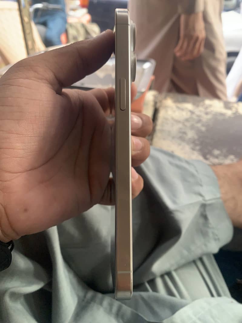 Apple iPhone 15 Pro Max 1