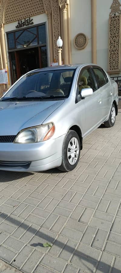 Toyota Platz 2001