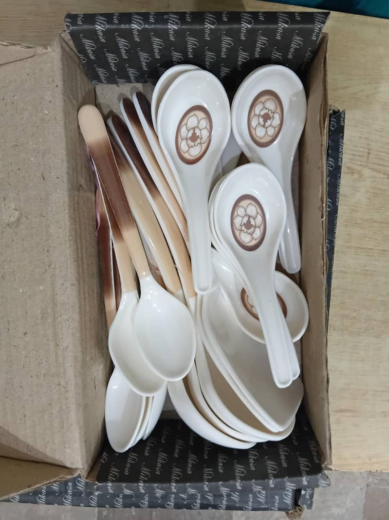 plastic dinner set 3
