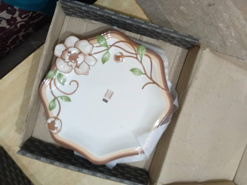 plastic dinner set 4