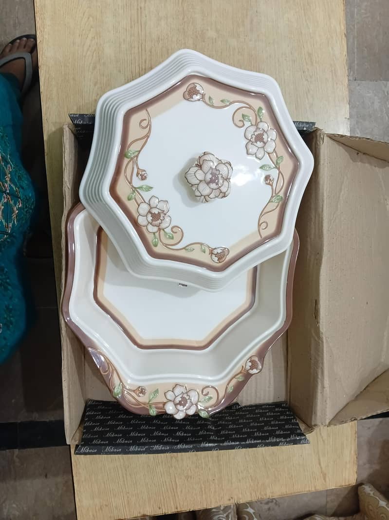 plastic dinner set 8