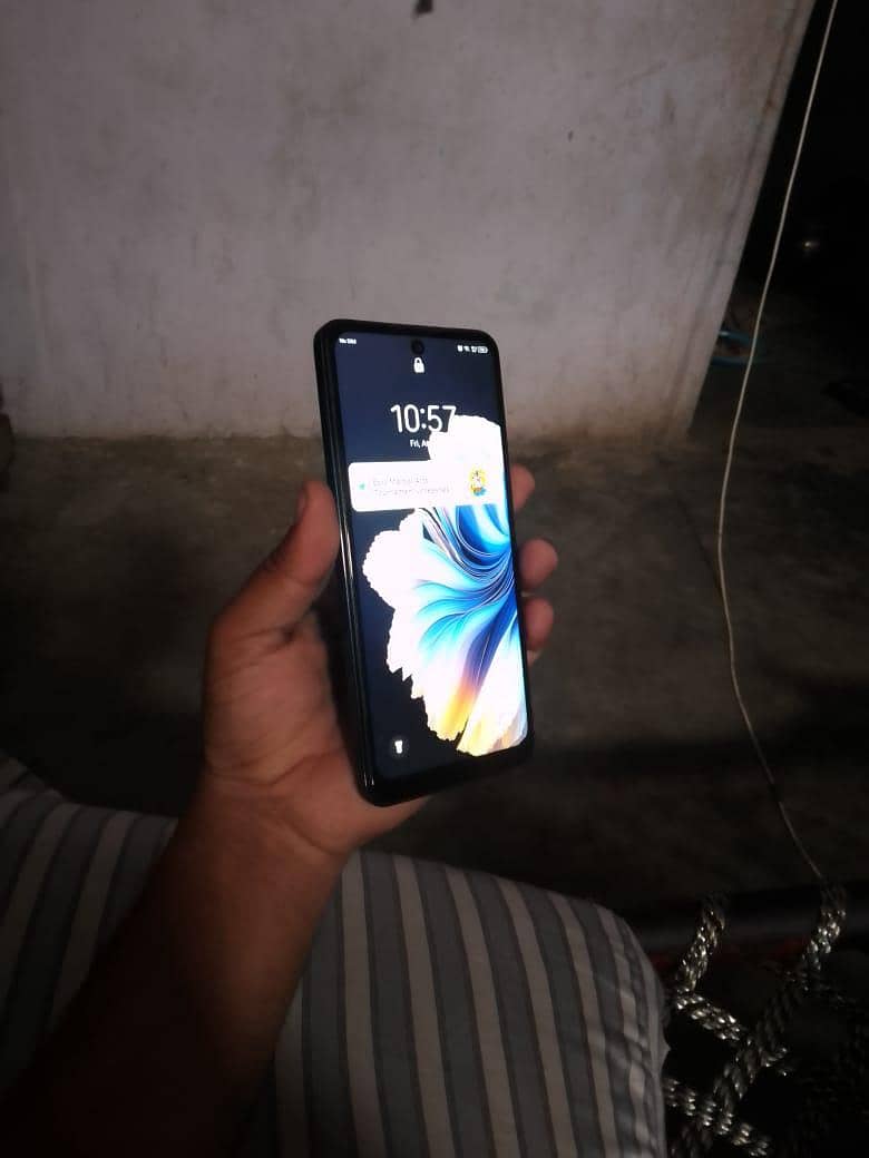Tecno Camon 19 6