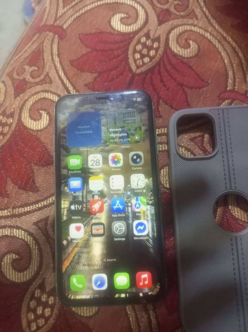 Apple iPhone 11 3