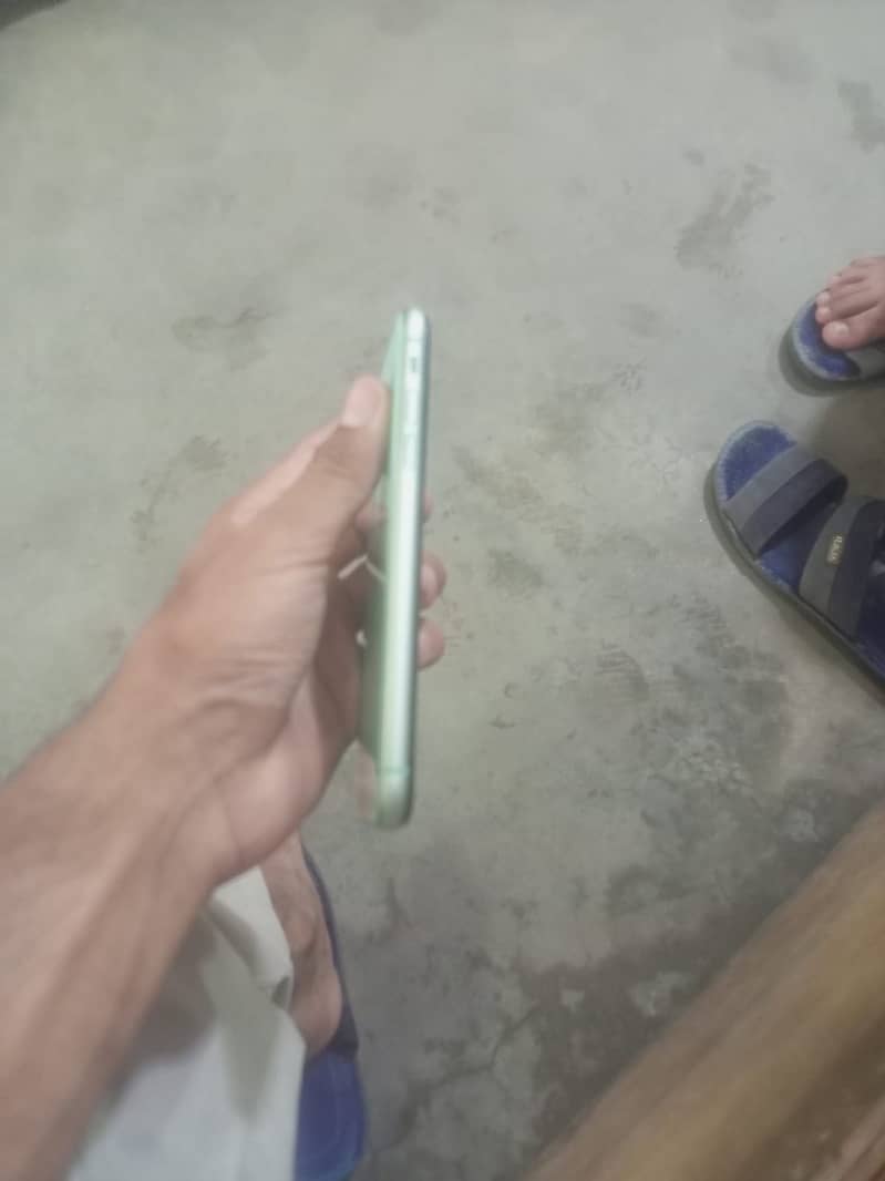 Apple iPhone 11 6