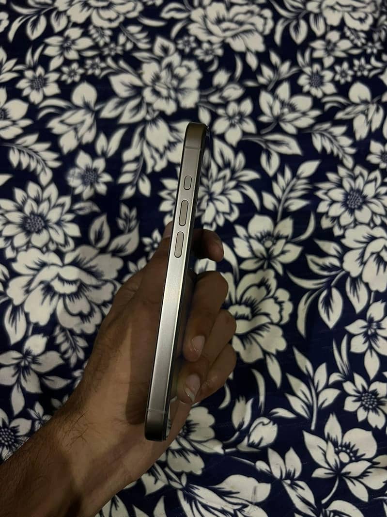 Apple iPhone 15 Pro 5