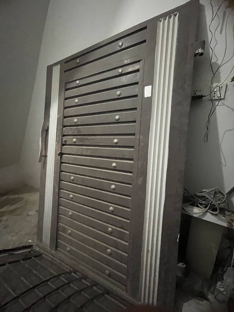 Iron gate 0