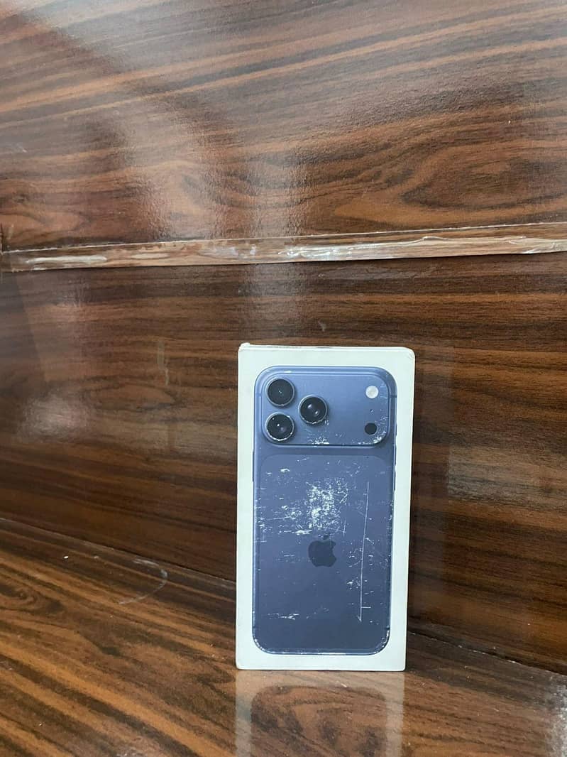 Apple iPhone 17 Pro Max 2