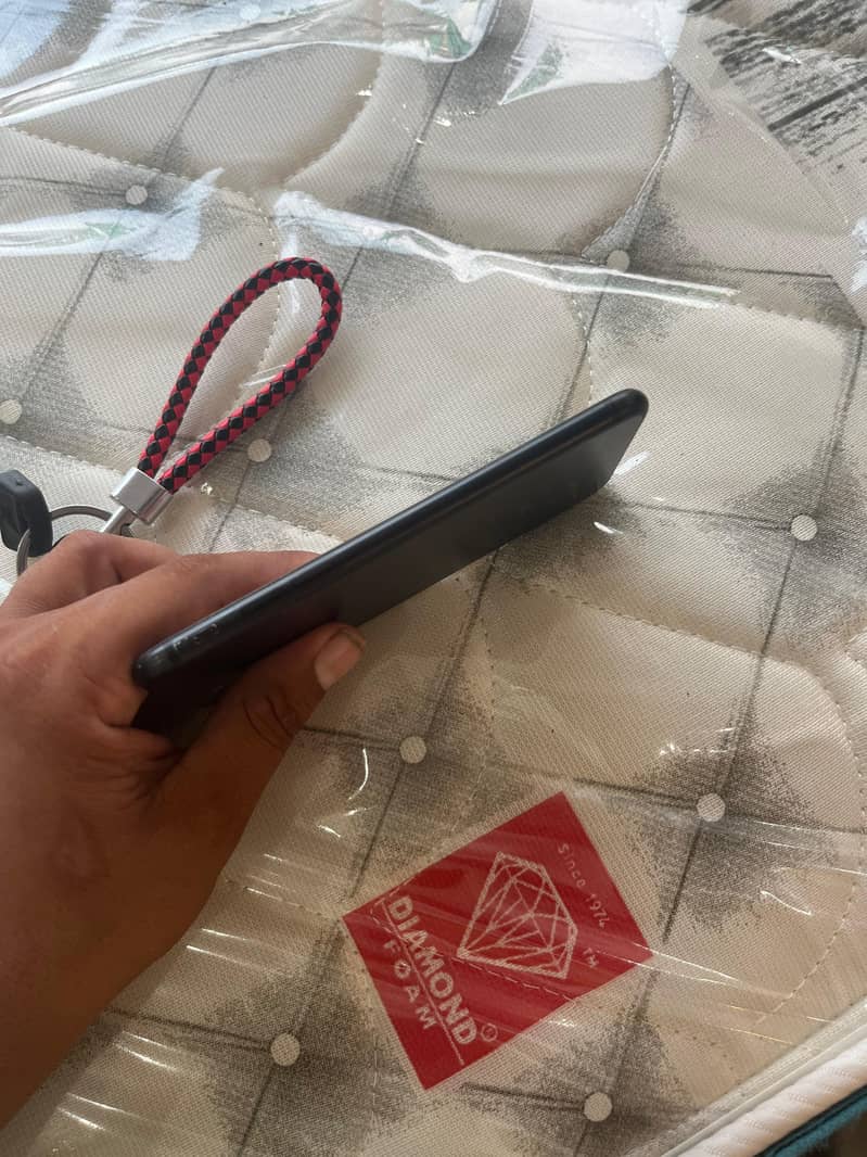 Apple iPhone 7 2