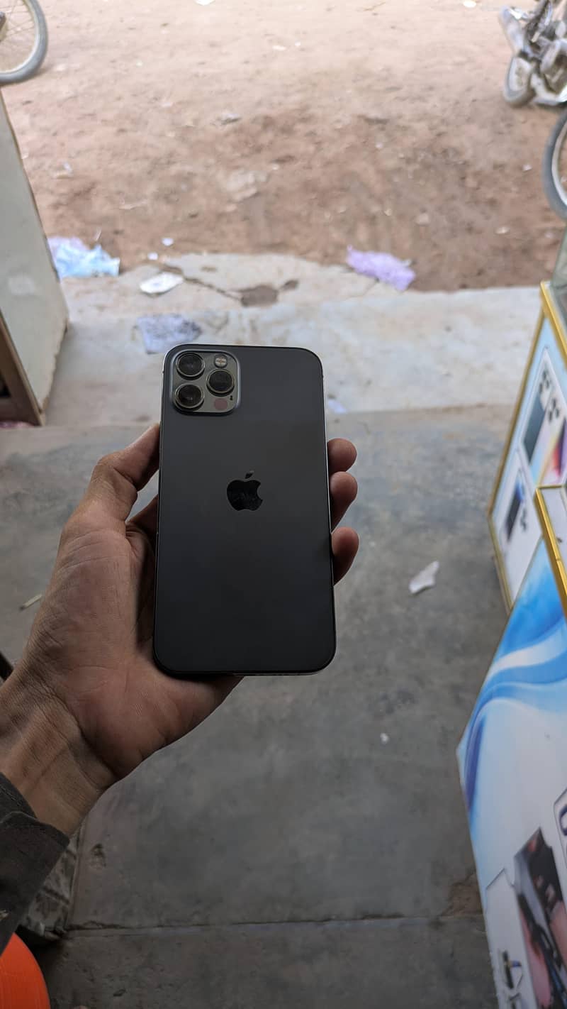Apple iPhone 12 Pro 3