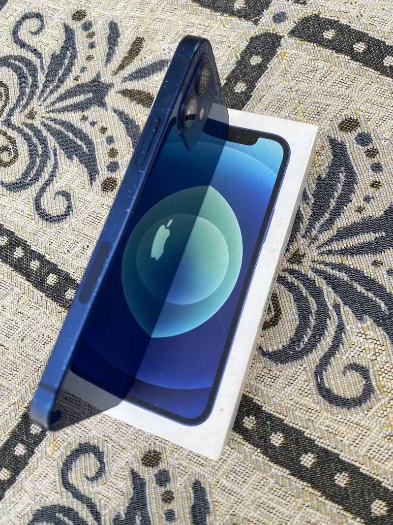 Apple iPhone 12 2