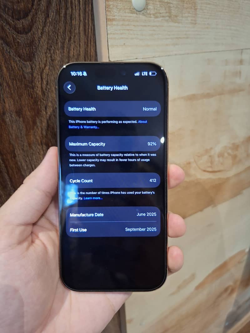 Apple iPhone 16 Pro 4