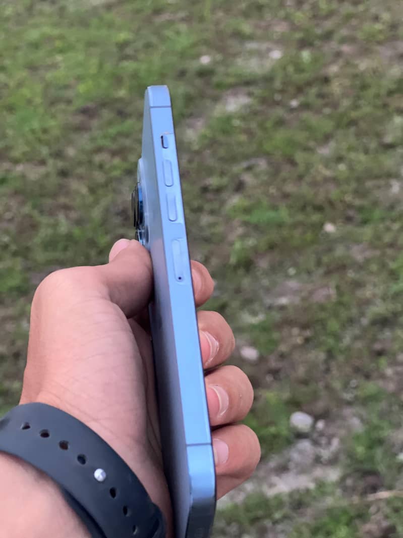 Apple iPhone 13 Pro Max 4