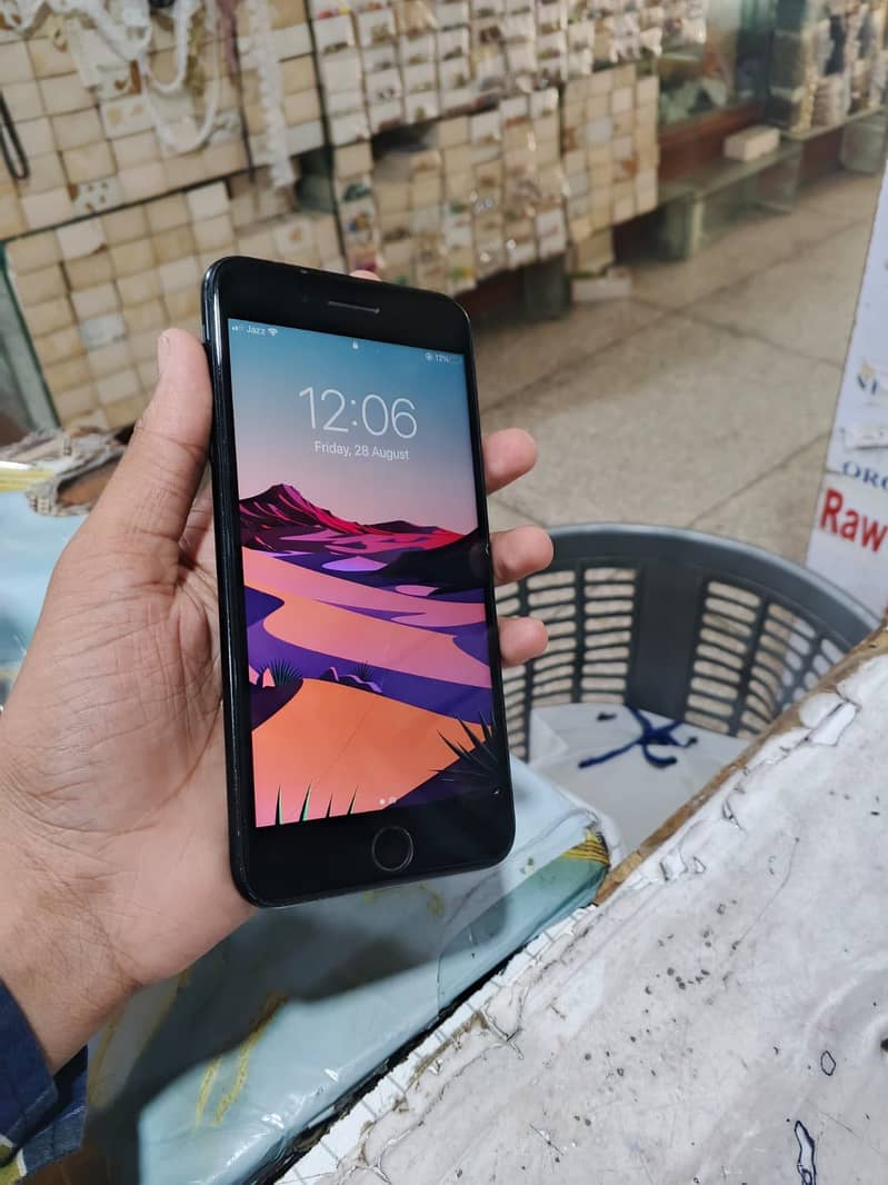 Apple iPhone 7 Plus 4