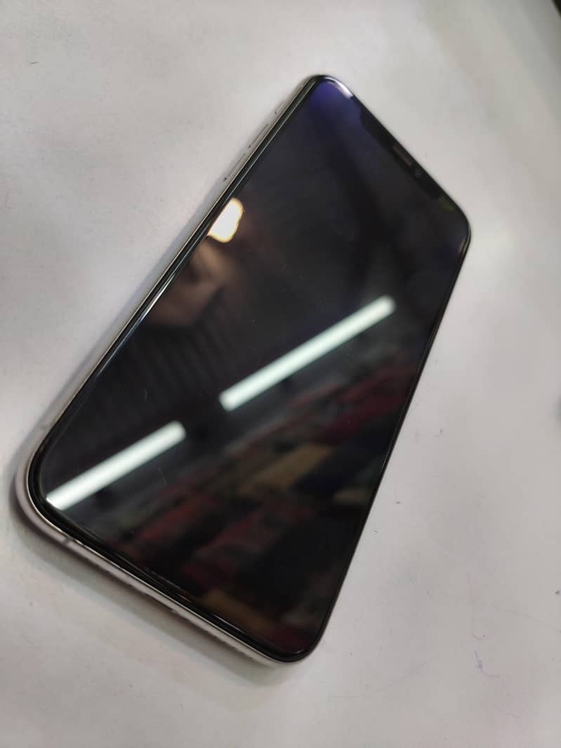 Apple iPhone 11 Pro 2