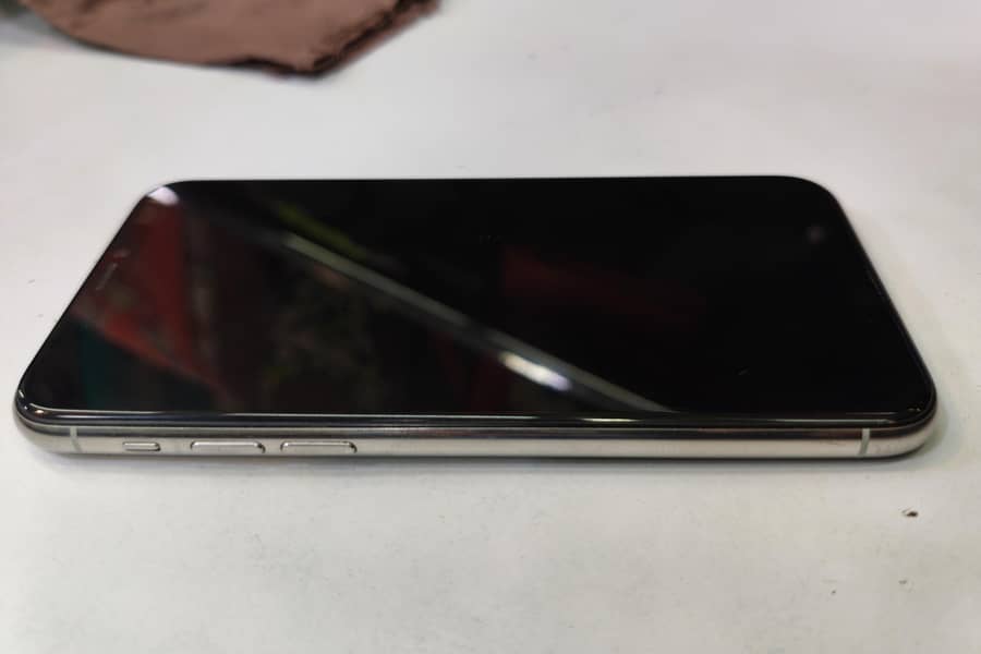 Apple iPhone 11 Pro 3