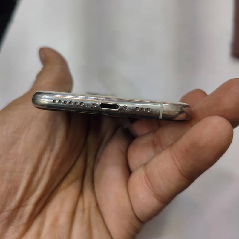 Apple iPhone 11 Pro 5