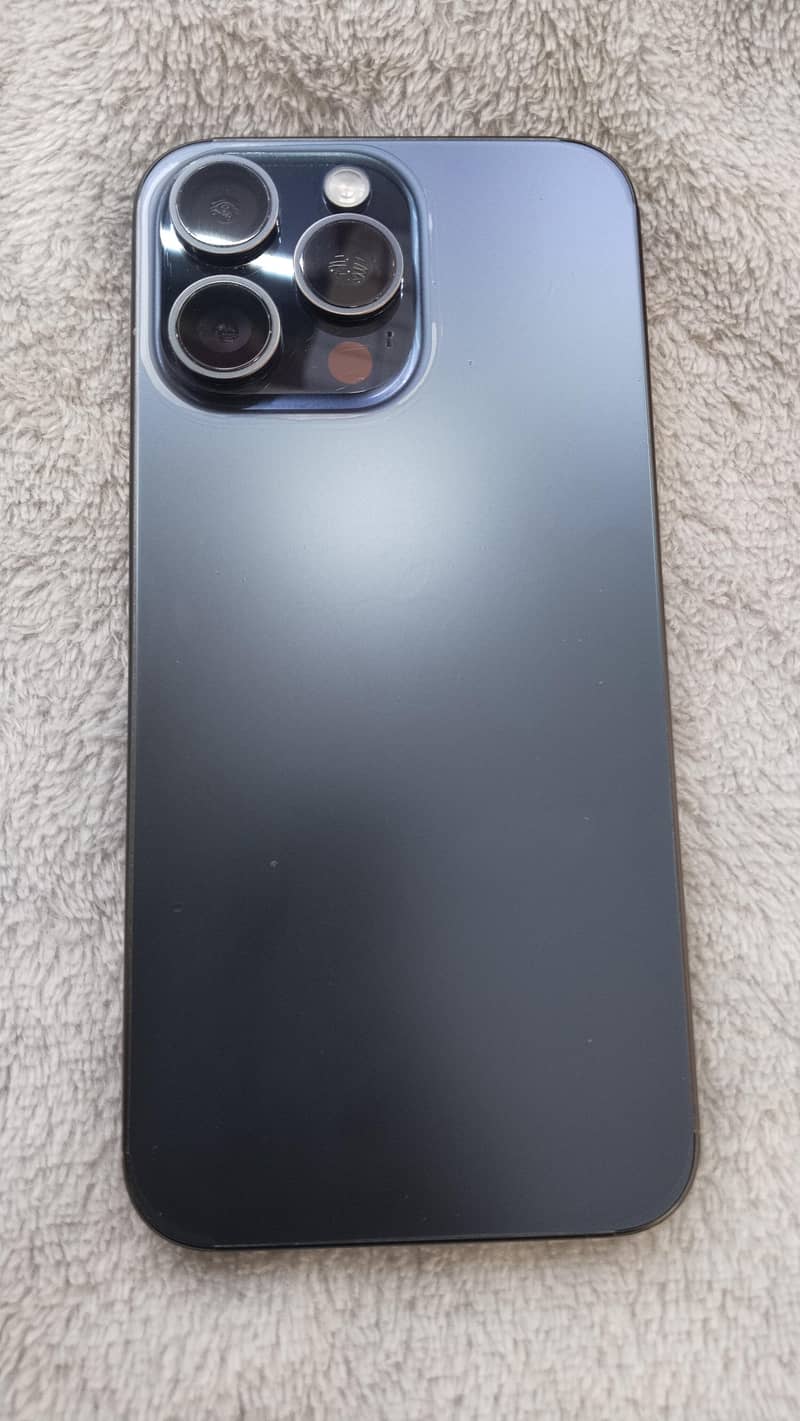 Apple iPhone 15 Pro Max 0