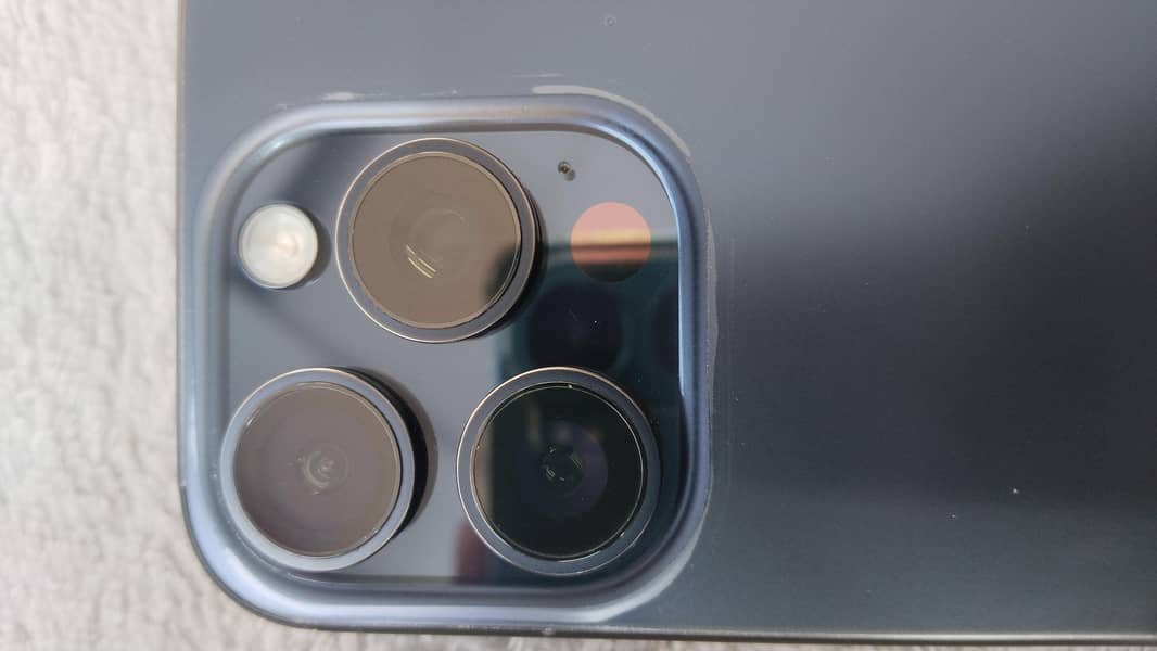 Apple iPhone 15 Pro Max 1