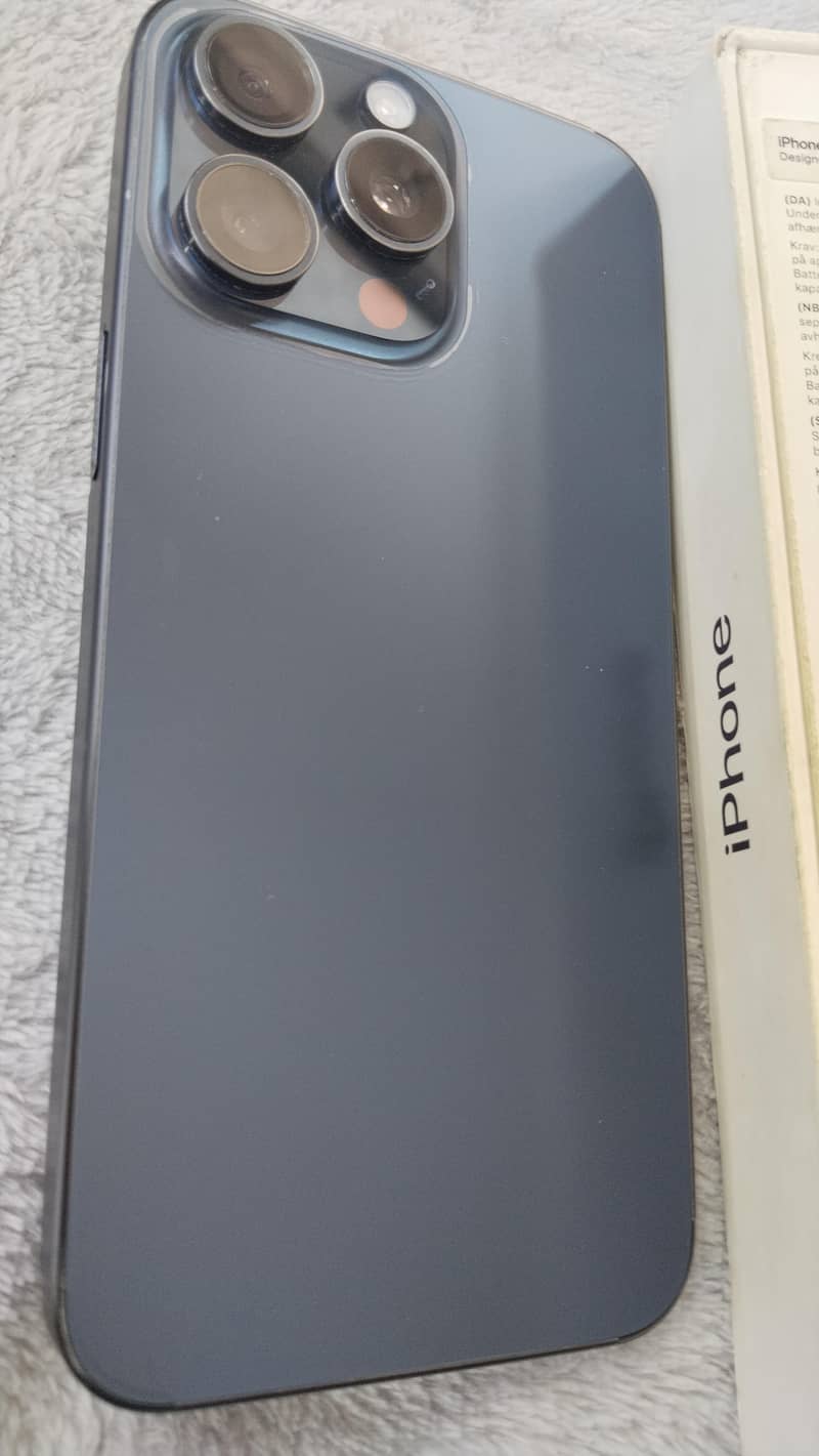 Apple iPhone 15 Pro Max 2