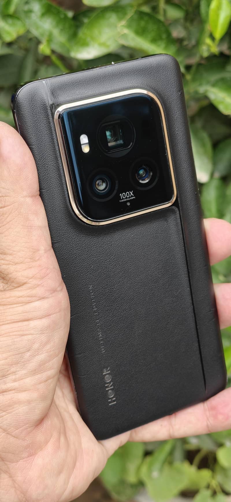 Honor Magic 6 Ultimate 8