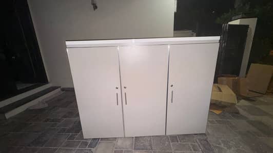 Wardrobes for sale/ Wardrobes / wooden Wardrobes