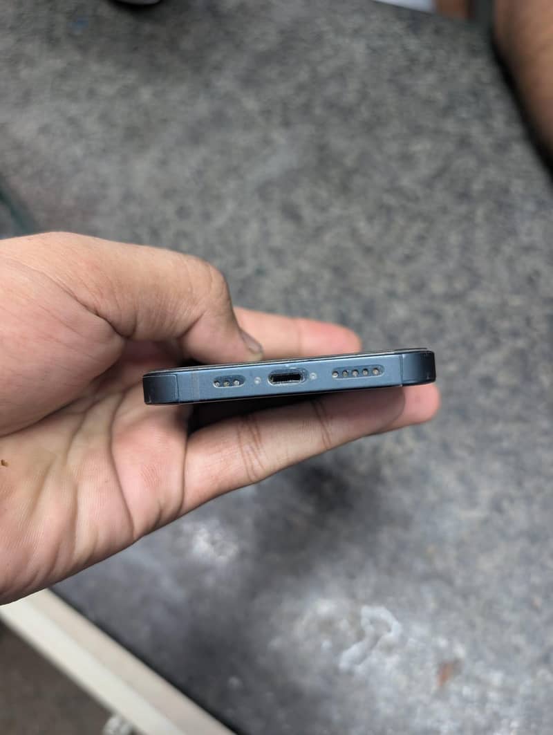 Apple iPhone 13 3