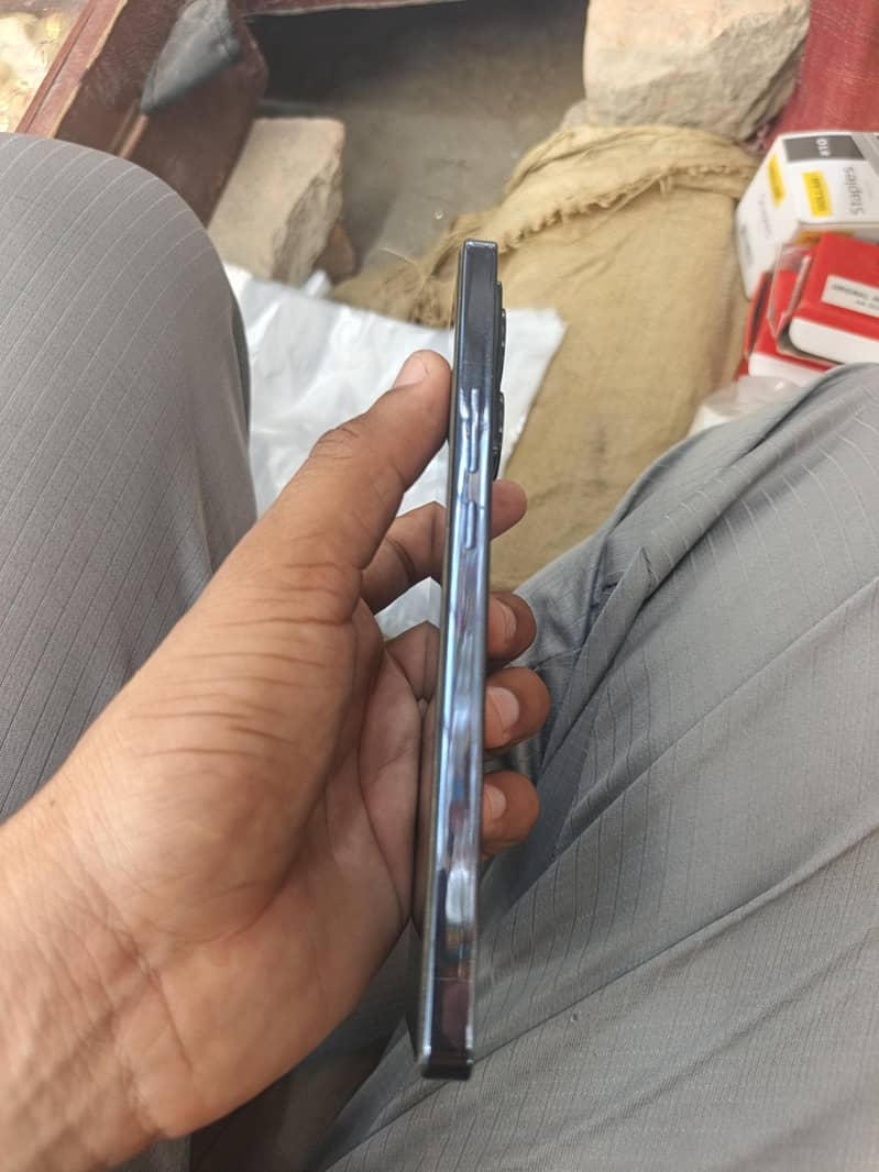 Infinix Note 40 Pro 4