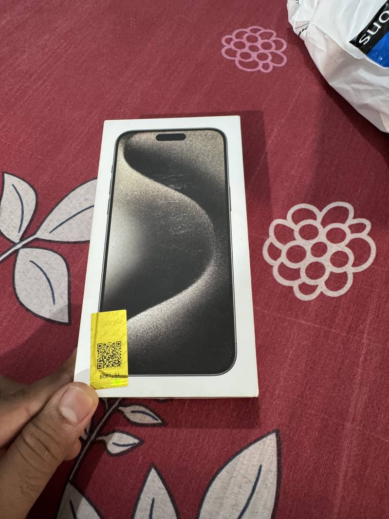 Apple iPhone 15 Pro Max 2