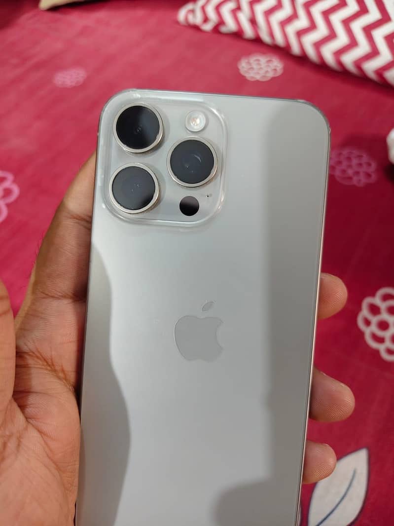 Apple iPhone 15 Pro Max 10
