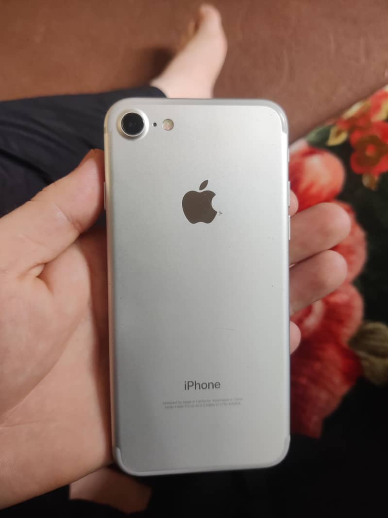 Apple iPhone 7 1