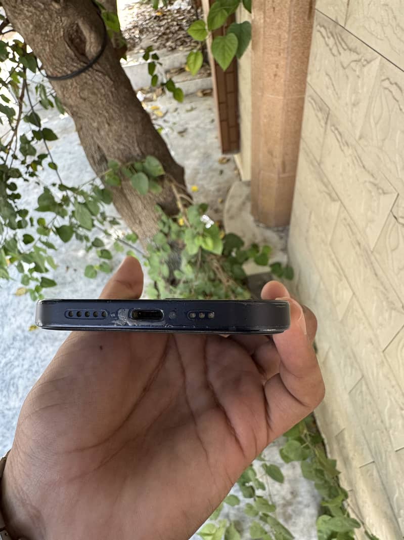 Apple iPhone 12 3