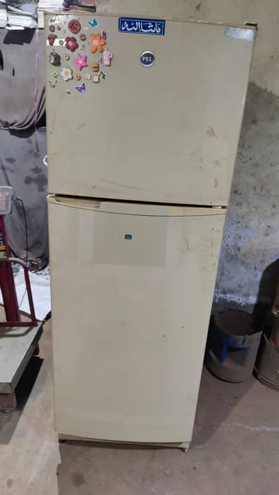 pel Refrigerator Medium sized home used urgent Sale