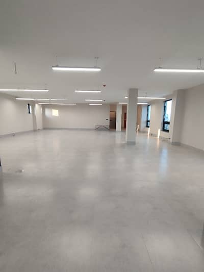 Well Maintained Brand New Office Available For Rent
