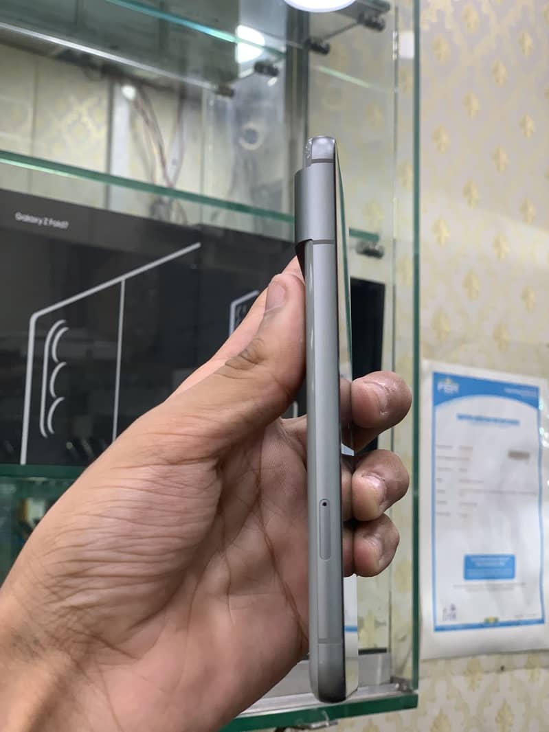 Google Pixel 8 2