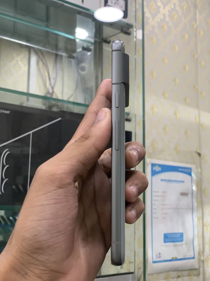 Google Pixel 8 3