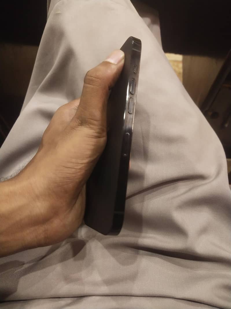 Apple iPhone 14 Pro 2