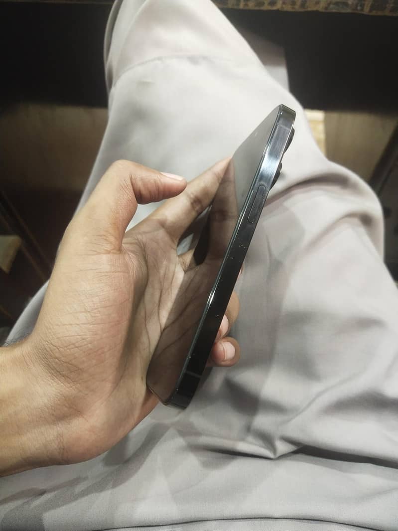 Apple iPhone 14 Pro 3